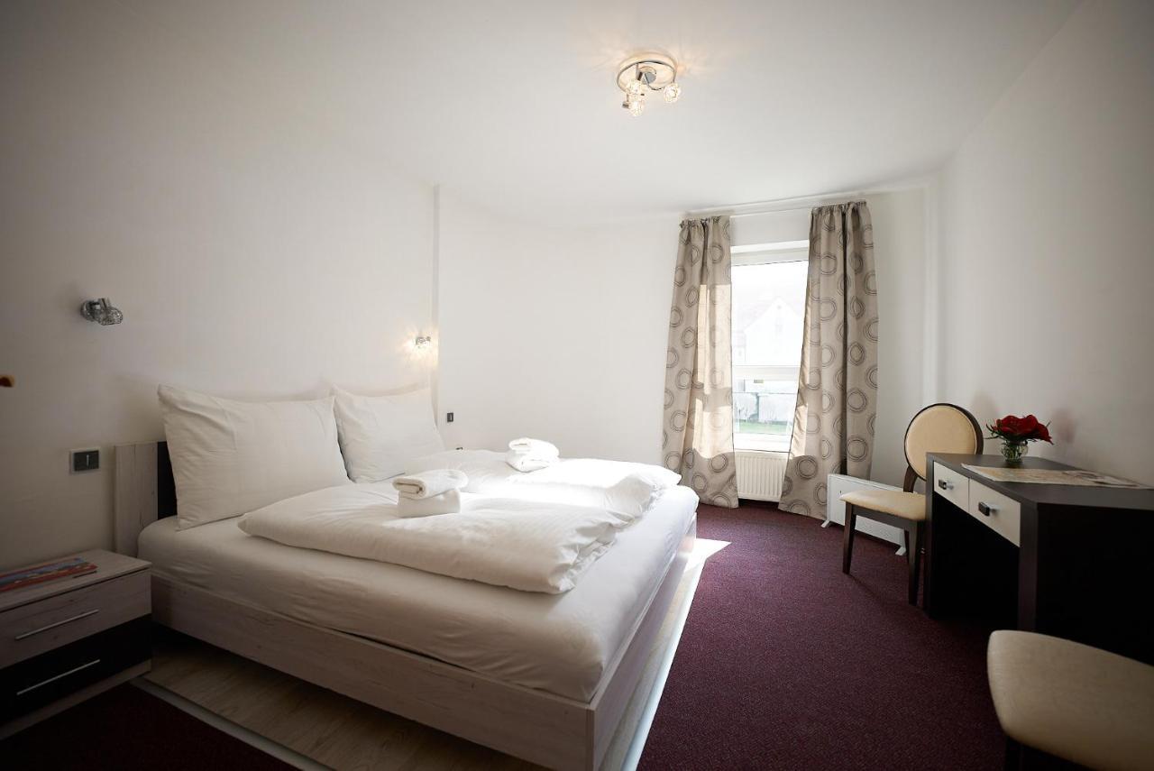Dependance Patriot Trnava Hotel Exterior photo