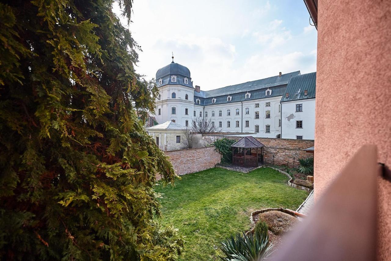 Dependance Patriot Trnava Hotel Exterior photo