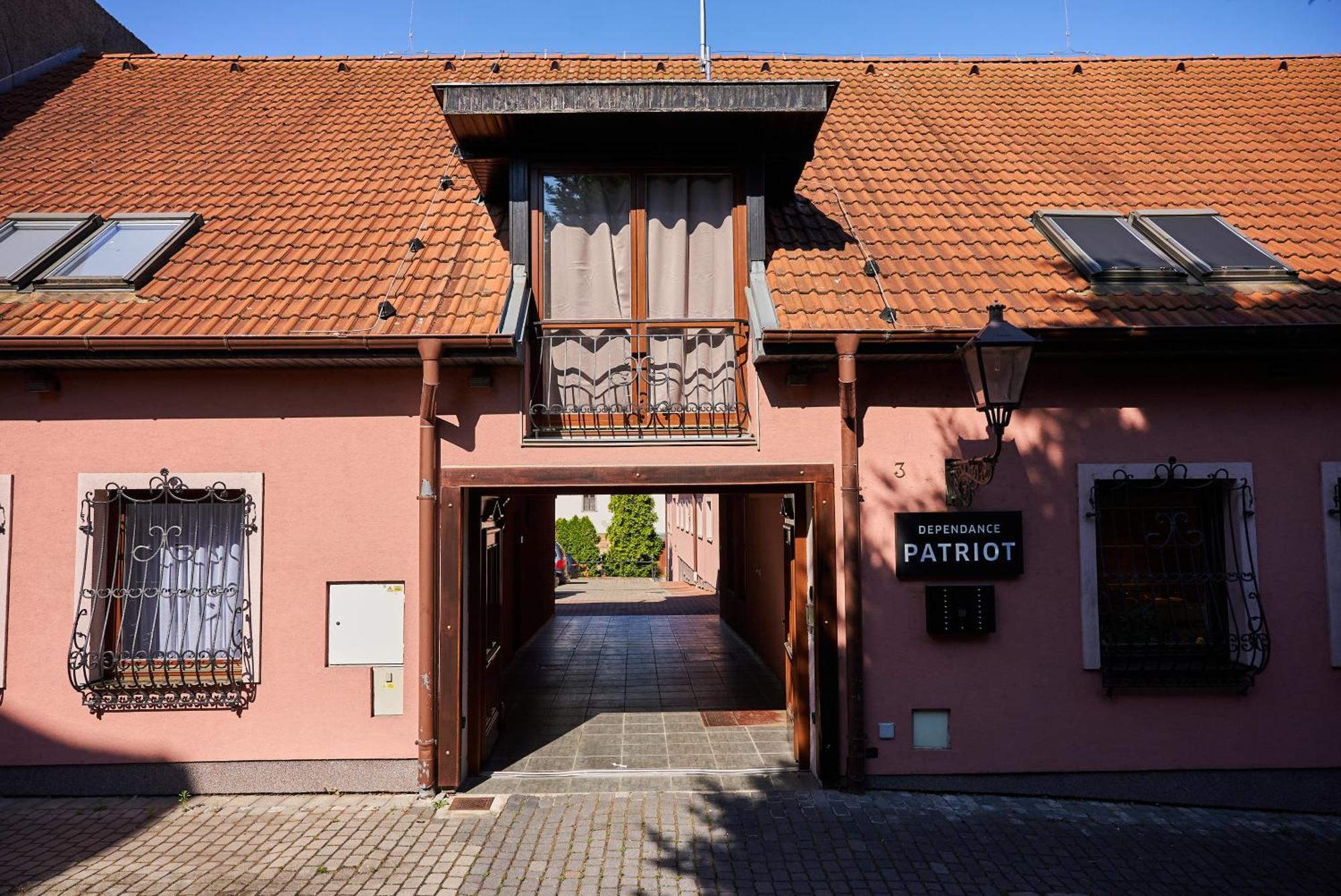 Dependance Patriot Trnava Hotel Exterior photo